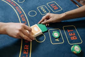 Teman berbagi tautan referral dengan rapi
